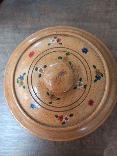Decorative wood container