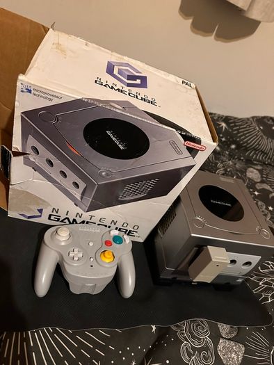 Nintendo GameCube console and games Mario