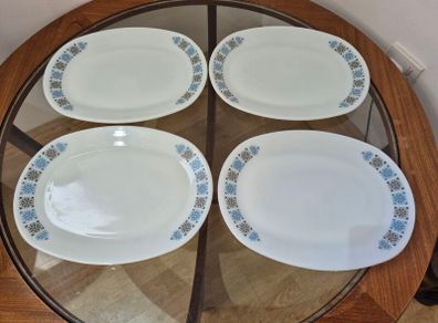 Vintage Mint Condition: Set Of 4 Jaj Pyrex "chelsea" Plates