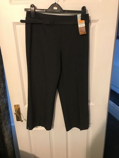 New m and s cropped trousers rrp 40E