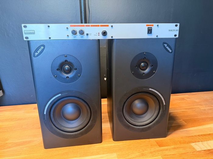 Passive Monitor Speakers & 19" rack mount amp