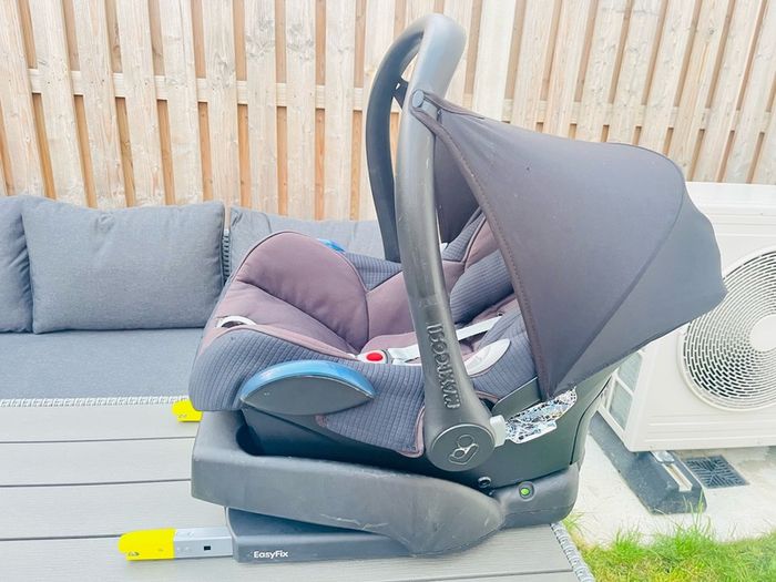 maxi cosi cabriofix i size car seat & isofix base