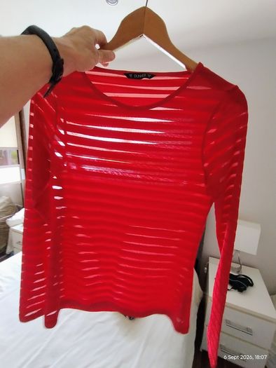 Women's long sleeve top