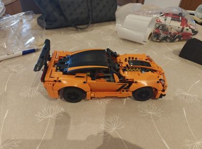 LEGO Technic Chevrolet Corvette ZR1  42093 100% Complete