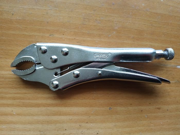 Curved Jaw Self Grip Pliers