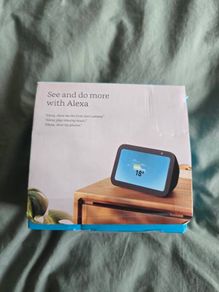 Amazon Echo Show 5 (3rd Gen) Smart Display with Alexa - Charcoal (Boxed)