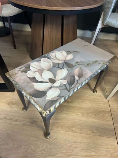 Renewed coffee table with canvas
