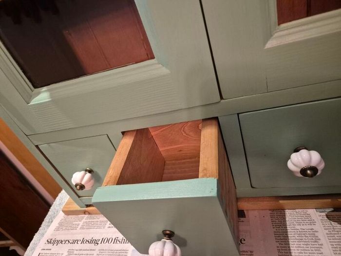 Wall or counter top cabinet