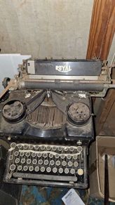 Antique Royal Model 10 Typewriter