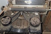 Antique Royal Model 10 Typewriter