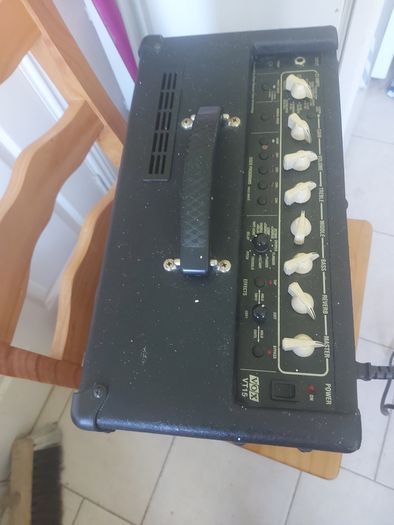 VOX Valvetronix VT15 AMP, working great and in excellent condition