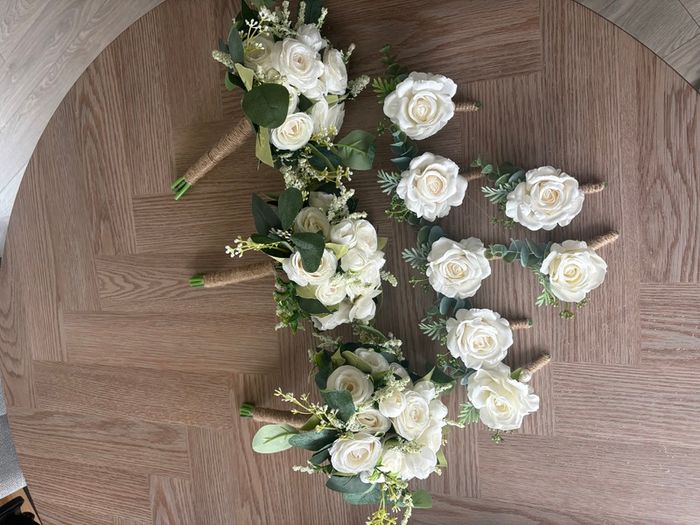Bridesmaid Bouquets and Buttonholes