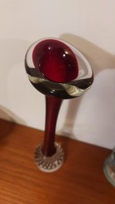 Fabulous Vintage Retro Mid-Century-Modern Swedish Art Glass Hand-Blown Tall Red Jack in the Pulpit or Bone Vase with a Clear Glass Weighted Foot, with Controlled Bubbles, by Aseda Glasbruk, Sweden, circa 1960
