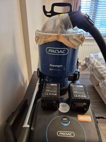 Backpack vacuum cleaner