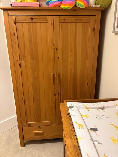 Nursery furniture set