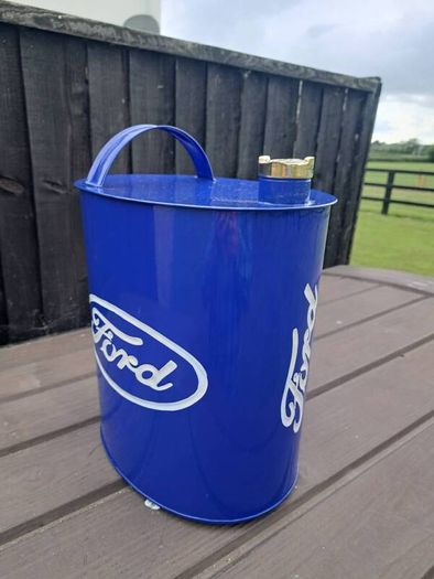 ford oil can