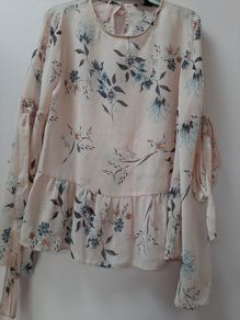 New top long sleeves tag attached
