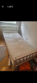 2 Single Beds and 1 Matress Free