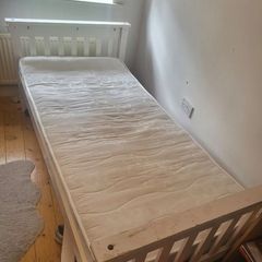 2 Single Beds and 1 Matress Free