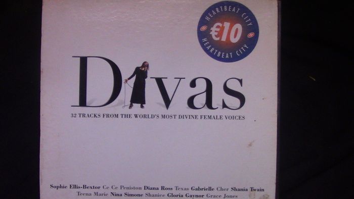 Divas: Double CD (Cher, Donna Summer, Diana Ross, Gladys Knight, etc.)