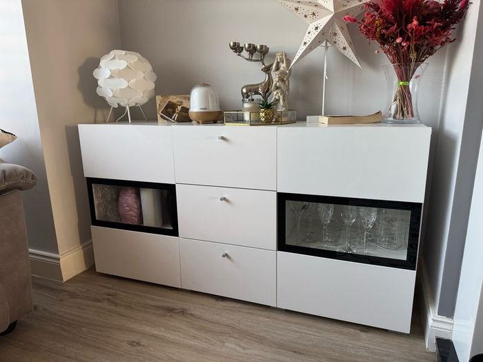 Cabinet with drawers
