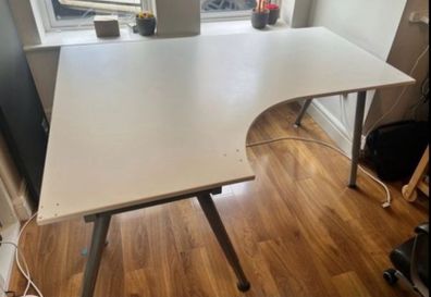 Desk -ikea curved