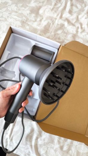 Hair dryer Magnetic heads