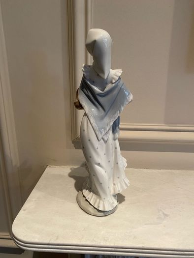 Nao by Lladro Spanish Porcelain Figurine, Girl with a Basket of Roses, 13 inches high