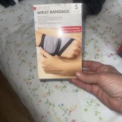 wrist bandage