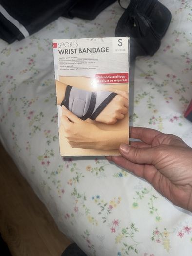 wrist bandage