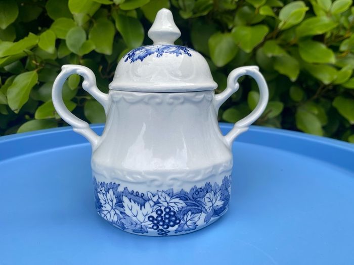 J&G Meakin Sugar bowl