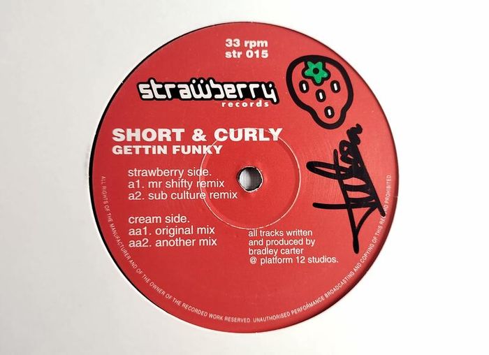Short & Curly - Gettin Funky - Strawberry Records - SCARCE 90s PIANO House BANGER! Condtion: EXCELLENT to Near MINT!