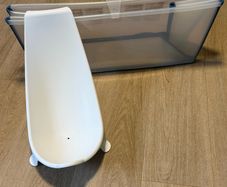 Stokke Flexi foldable baby bath with insert