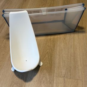 Stokke Flexi foldable baby bath with insert