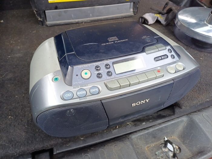Sony cd and radio player