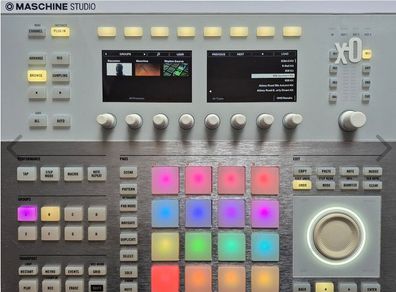 Maschine Studio + Maschine 2 Factory Library 8GB + Komplete 14 Select
