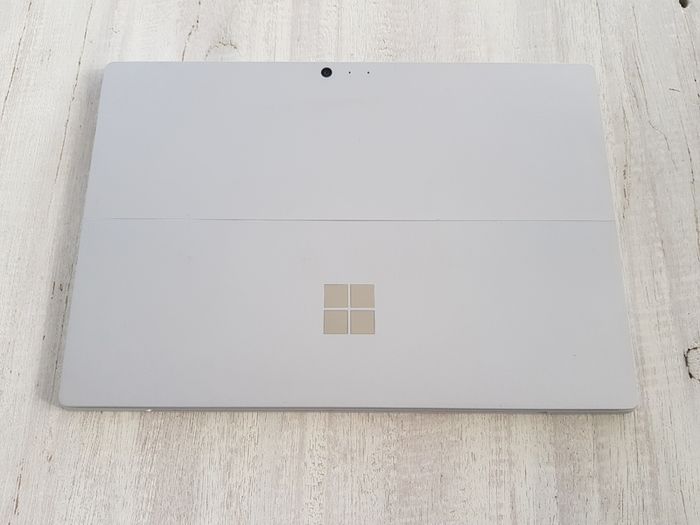Microsoft Surface Pro 6 Intel i7-8650U 8GB RAM 256GB SSD Win 11 Pro Tablet