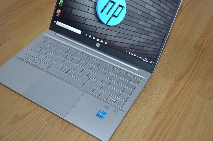 HP 14-inch Core i3 Laptop, SSD, Touchscreen with HDMI + Microsoft Office