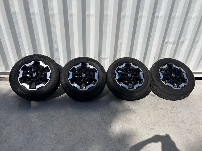 Genuine Nissan Navara 18" Alloys Wheels