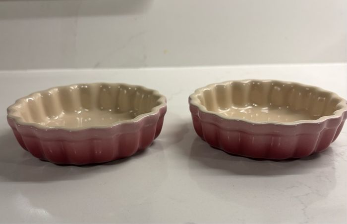 le creuset 2 mini fluted dishes