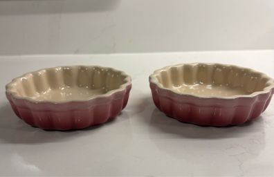 le creuset 2 mini fluted dishes