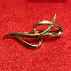 Gold tone Brooch