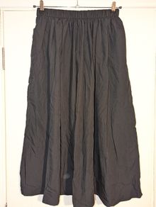 Beautiful black midaxi skirt