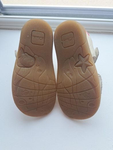 Clarks sandles 6.5F