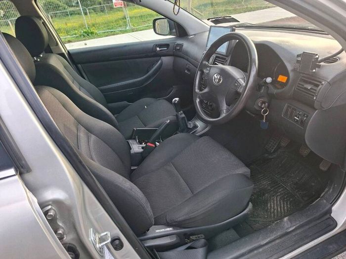 Toyota avensis 1.6 petrol,  2007