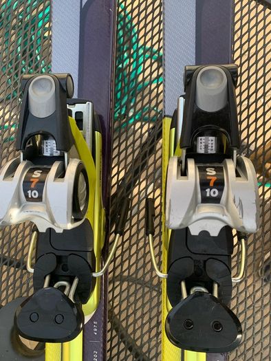 Must sell!! Salomon Skis, Alpine, and Poles - 170cm