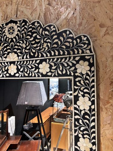 Large inlay mirror