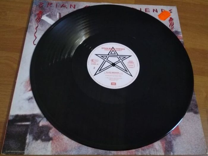 lP Vinil - Queen. 9 Albums + 2 Solo albums. In good condition.