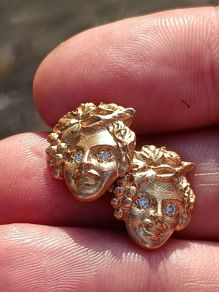 A Stunning pair of Mid Nineteenth Century Gilt Silver Cufflinks with Diamond Eyes