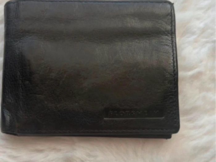 mens leather bifold wallet